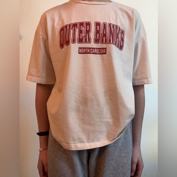 White flowy outer banks shirt. - Picture 1 of 6